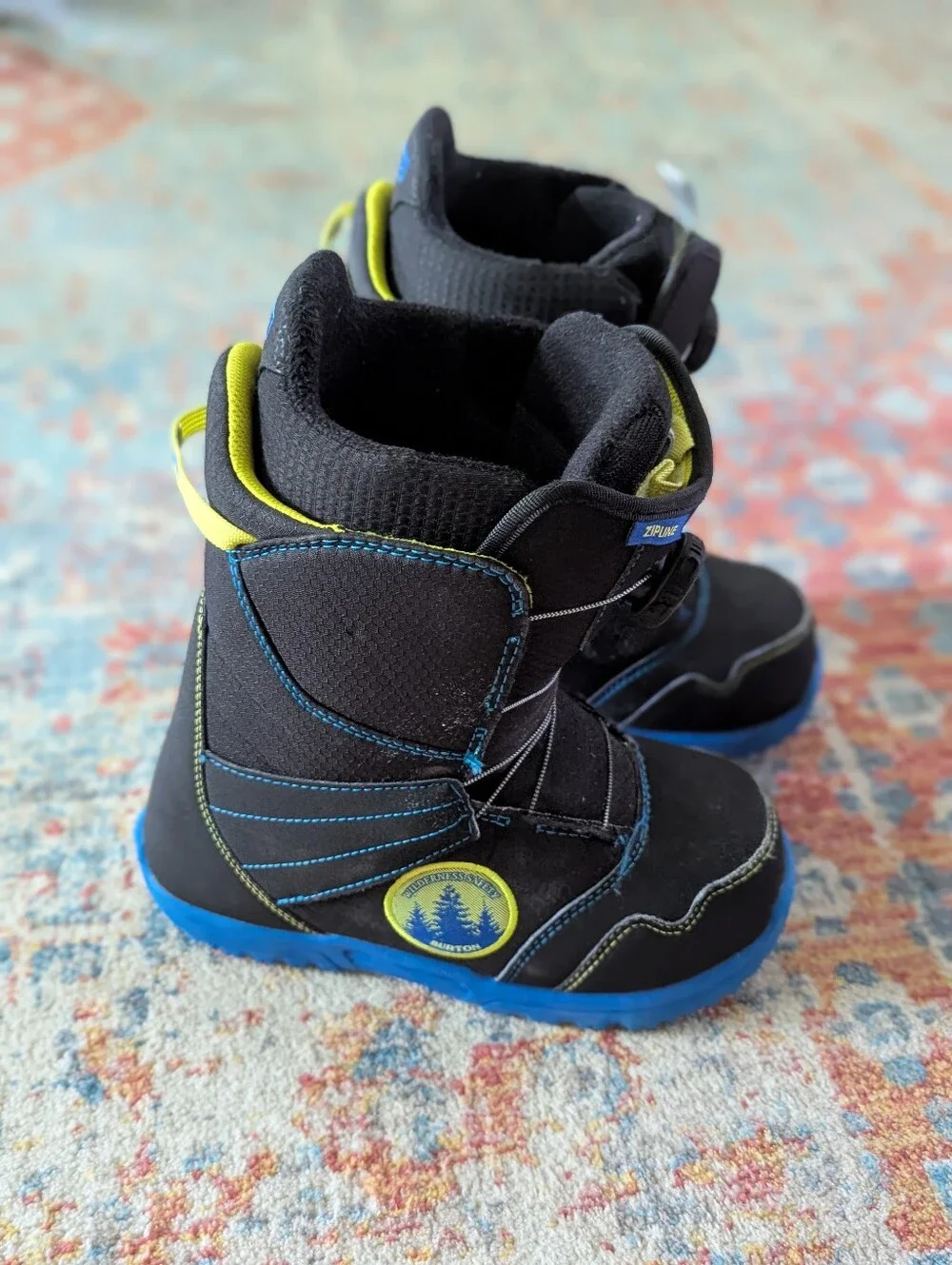 Burton Youth Zipline Boa Snowboard Boots Black Blue Size 5K US 5 Kids Unisex